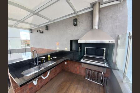 Apartamento à venda com 209m², 3 quartos e 1 vaga Apartamento à venda com 209m², 3 quartos e 1 vagaCobertura-Churrasqueira