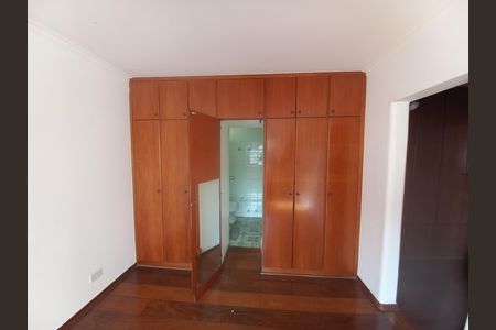 Apartamento à venda com 209m², 3 quartos e 1 vaga Apartamento à venda com 209m², 3 quartos e 1 vagaQuarto 1 - Armários