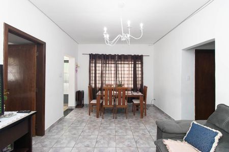 Casa para alugar com 236m², 3 quartos e 2 vagas Casa para alugar com 236m², 3 quartos e 2 vagasSala
