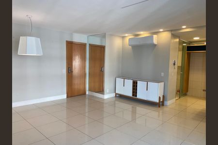 Apartamento para alugar com 100m², 2 quartos e 1 vaga Apartamento para alugar com 100m², 2 quartos e 1 vagaSala