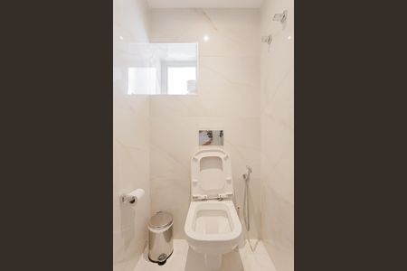 Apartamento à venda com 220m², 3 quartos e 2 vagas Apartamento à venda com 220m², 3 quartos e 2 vagasBanheiro da Suíte 3