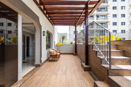 Apartamento à venda com 220m², 3 quartos e 2 vagasPiscina