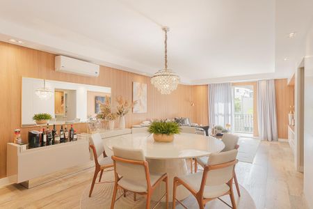 Apartamento à venda com 220m², 3 quartos e 2 vagas Apartamento à venda com 220m², 3 quartos e 2 vagasSala