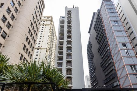 Apartamento à venda com 220m², 3 quartos e 2 vagasFachada