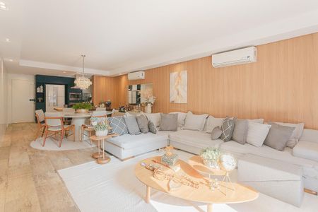 Apartamento à venda com 220m², 3 quartos e 2 vagas Apartamento à venda com 220m², 3 quartos e 2 vagasSala