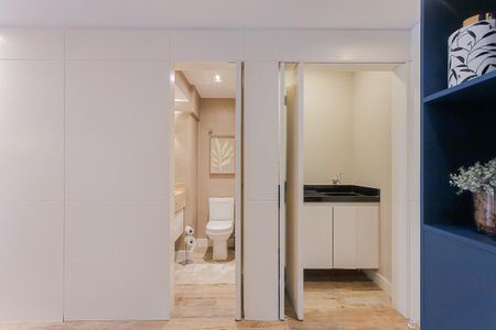 Apartamento à venda com 220m², 3 quartos e 2 vagas Apartamento à venda com 220m², 3 quartos e 2 vagasCozinha e Área de Serviço