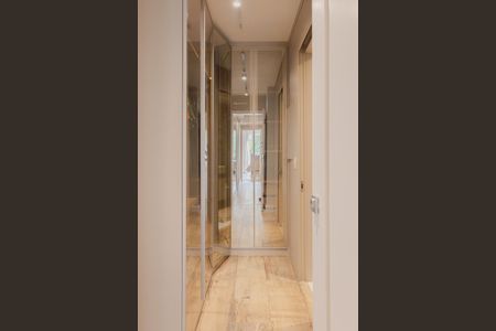 Apartamento à venda com 220m², 3 quartos e 2 vagas Apartamento à venda com 220m², 3 quartos e 2 vagasSuíte 2