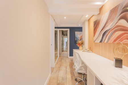 Apartamento à venda com 220m², 3 quartos e 2 vagas Apartamento à venda com 220m², 3 quartos e 2 vagasCorredor