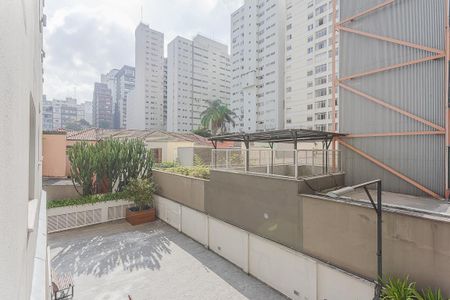 Apartamento à venda com 220m², 3 quartos e 2 vagas Apartamento à venda com 220m², 3 quartos e 2 vagasVista da Suíte 2