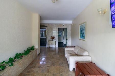 Apartamento à venda com 104m², 3 quartos e 1 vaga Apartamento à venda com 104m², 3 quartos e 1 vagaHall Social