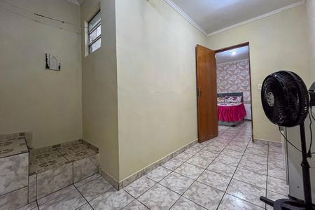 Casa à venda com 42m², 2 quartos e 1 vaga Casa à venda com 42m², 2 quartos e 1 vagaCorredor