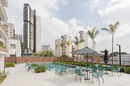 Apartamento à venda com 129m², 2 quartos e 2 vagas Apartamento à venda com 129m², 2 quartos e 2 vagasPiscina