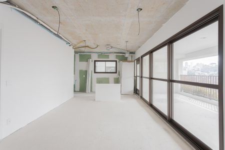 Sala de apartamento à venda com 2 quartos, 129m² em Pinheiros, São Paulo