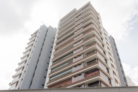 Apartamento à venda com 129m², 2 quartos e 2 vagas Apartamento à venda com 129m², 2 quartos e 2 vagasFachada