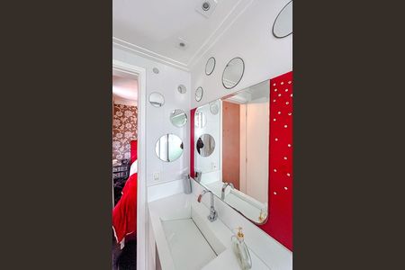 Apartamento à venda com 238m², 4 quartos e 4 vagasBanheiro da Suíte 2