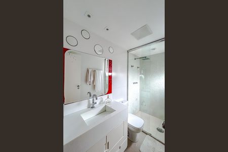 Apartamento à venda com 238m², 4 quartos e 4 vagasBanheiro da Suíte 2