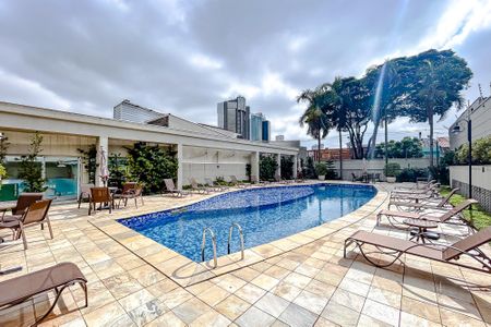 Apartamento à venda com 238m², 4 quartos e 4 vagasÁrea comum - Piscina