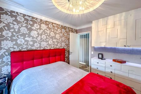 Apartamento à venda com 238m², 4 quartos e 4 vagasQuarto 2 - Suíte