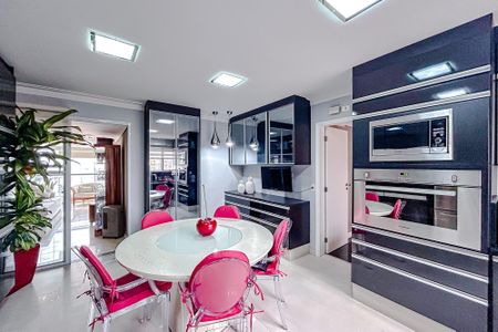 Apartamento à venda com 238m², 4 quartos e 4 vagasCozinha