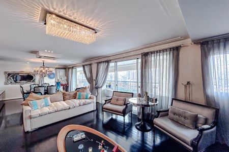 Apartamento à venda com 238m², 4 quartos e 4 vagasSala
