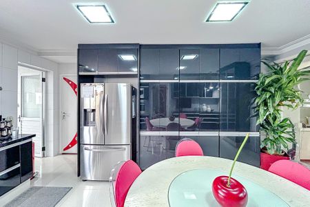 Apartamento à venda com 238m², 4 quartos e 4 vagasCozinha