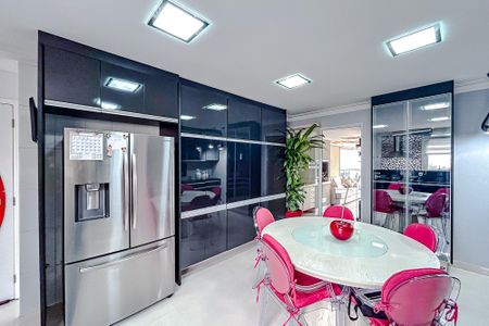 Apartamento à venda com 238m², 4 quartos e 4 vagasCozinha