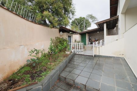Casa à venda com 418m², 6 quartos e 4 vagasQuintal