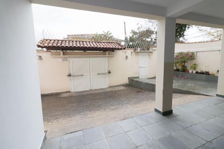 Garagem de casa à venda com 6 quartos, 418m² em City Bussocaba, Osasco