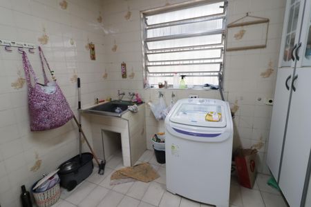 Casa à venda com 418m², 6 quartos e 4 vagasCozinha e Área de Serviço