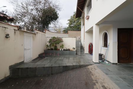 Casa à venda com 418m², 6 quartos e 4 vagasQuintal