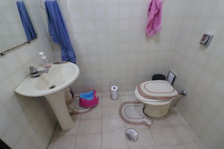 Casa à venda com 418m², 6 quartos e 4 vagasBanheiro 3