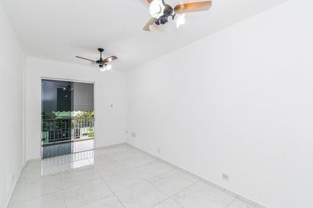 Apartamento à venda com 87m², 3 quartos e 1 vaga Apartamento à venda com 87m², 3 quartos e 1 vagaSala