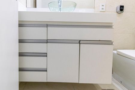 Apartamento à venda com 87m², 3 quartos e 1 vaga Apartamento à venda com 87m², 3 quartos e 1 vagaBanheiro Social