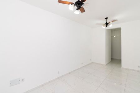 Apartamento à venda com 87m², 3 quartos e 1 vaga Apartamento à venda com 87m², 3 quartos e 1 vagaSala