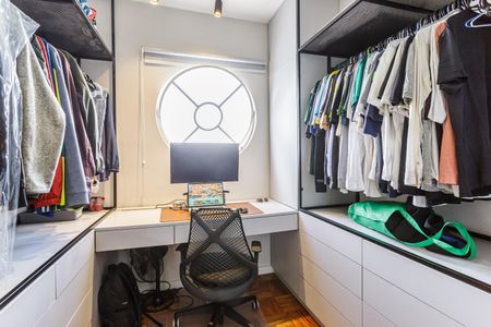 Apartamento para alugar com 85m², 1 quarto e 1 vaga Apartamento para alugar com 85m², 1 quarto e 1 vagaCloset da suíte