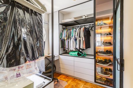 Apartamento para alugar com 85m², 1 quarto e 1 vaga Apartamento para alugar com 85m², 1 quarto e 1 vagaCloset da suíte