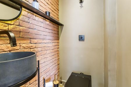 Lavabo de apartamento para alugar com 1 quarto, 85m² em Vila Nova Conceição, São Paulo