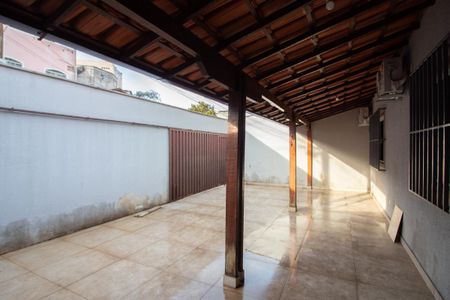 Casa à venda com 175m², 3 quartos e 3 vagasGaragem