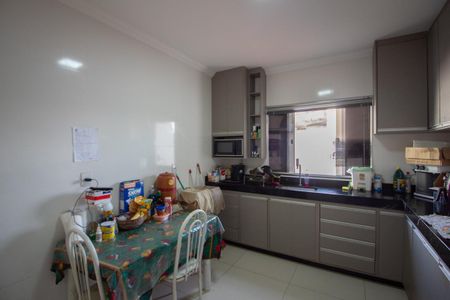 Casa à venda com 175m², 3 quartos e 3 vagasCozinha