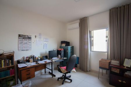 Quarto 2 de casa à venda com 3 quartos, 175m² em Dom Bosco, Belo Horizonte