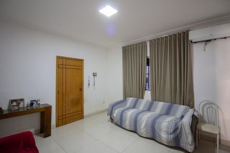 Sala de casa à venda com 3 quartos, 175m² em Dom Bosco, Belo Horizonte