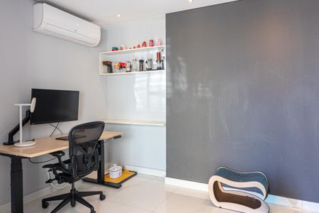 Apartamento à venda com 70m², 2 quartos e 1 vaga Apartamento à venda com 70m², 2 quartos e 1 vagaSala