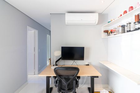 Sala de apartamento à venda com 2 quartos, 70m² em Vila Olímpia, São Paulo