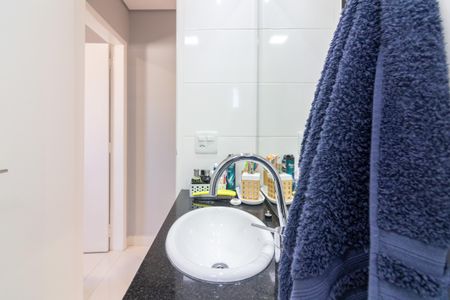 Apartamento à venda com 70m², 2 quartos e 1 vaga Apartamento à venda com 70m², 2 quartos e 1 vagaBanheiro