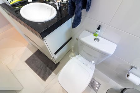 Apartamento à venda com 70m², 2 quartos e 1 vaga Apartamento à venda com 70m², 2 quartos e 1 vagaBanheiro
