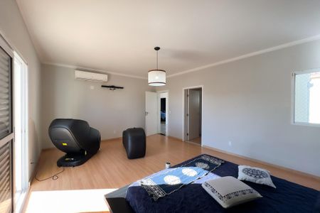 Casa de condomínio à venda com 290m², 3 quartos e 4 vagas Casa de condomínio à venda com 290m², 3 quartos e 4 vagasSuíte