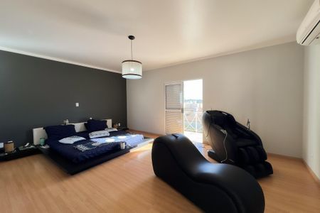 Casa de condomínio à venda com 290m², 3 quartos e 4 vagas Casa de condomínio à venda com 290m², 3 quartos e 4 vagasSuíte