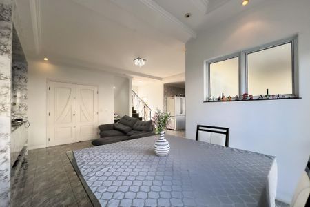 Casa de condomínio à venda com 290m², 3 quartos e 4 vagas Casa de condomínio à venda com 290m², 3 quartos e 4 vagasSala de Jantar