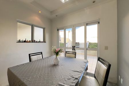 Casa de condomínio à venda com 290m², 3 quartos e 4 vagas Casa de condomínio à venda com 290m², 3 quartos e 4 vagasSala de Jantar