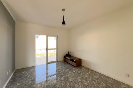 Casa de condomínio à venda com 290m², 3 quartos e 4 vagas Casa de condomínio à venda com 290m², 3 quartos e 4 vagasSala de TV
